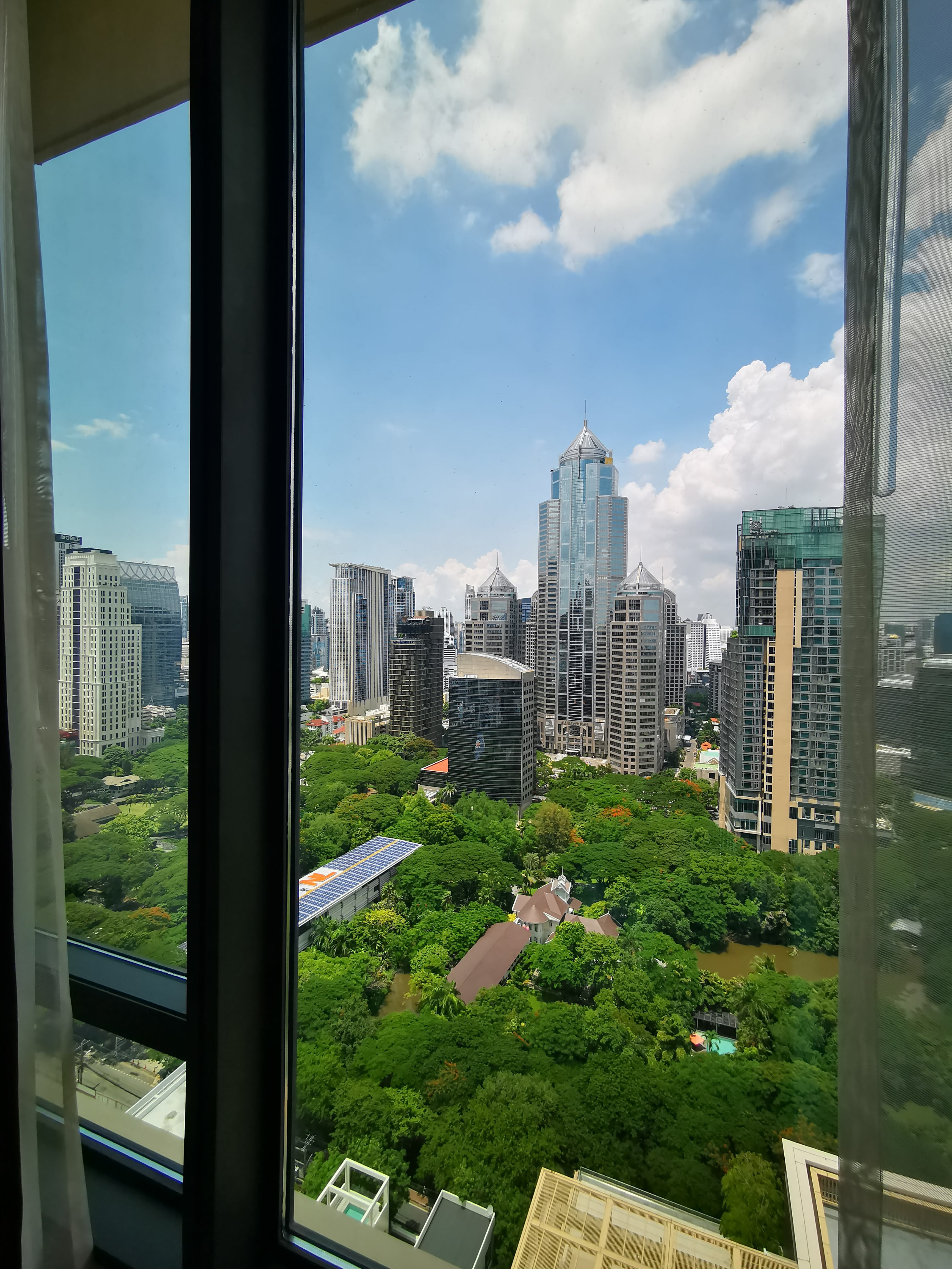 2 Beds Condo in Ploenchit