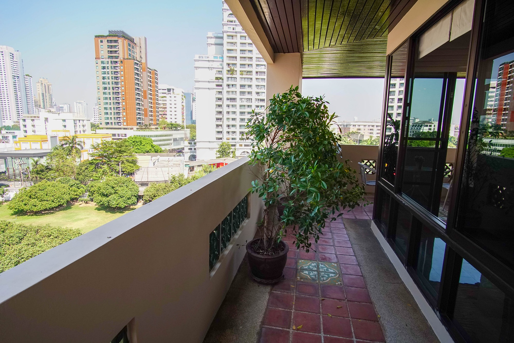 Apartment in Phrompong