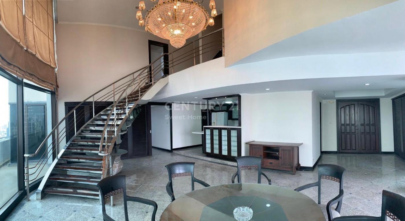 3 bedrooms For Sale in Phrom phong, Bangkok