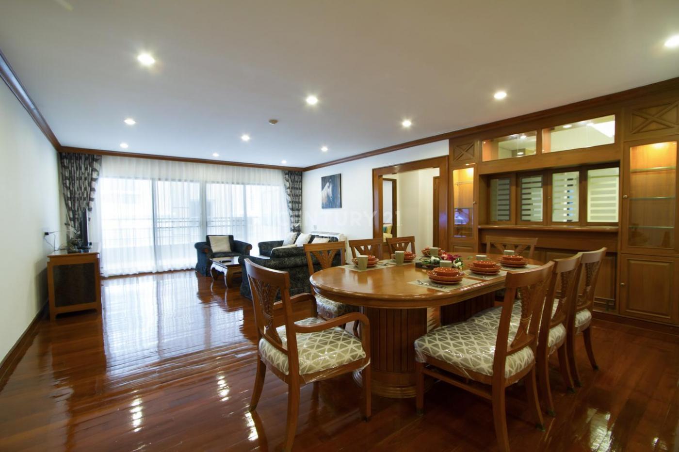 3 bedrooms For Rent in Asok, Bangkok