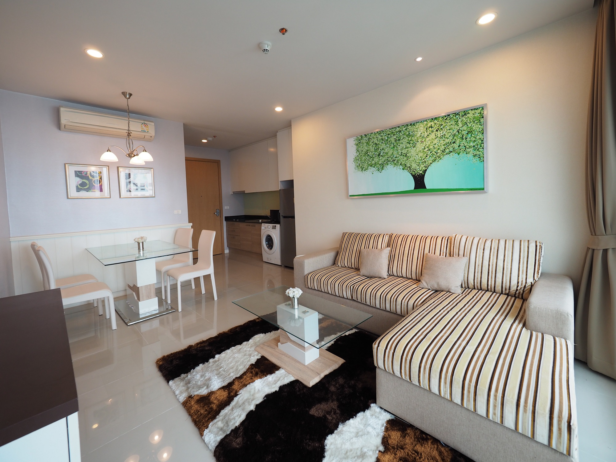 1bed 1bath@Circle Condominuim