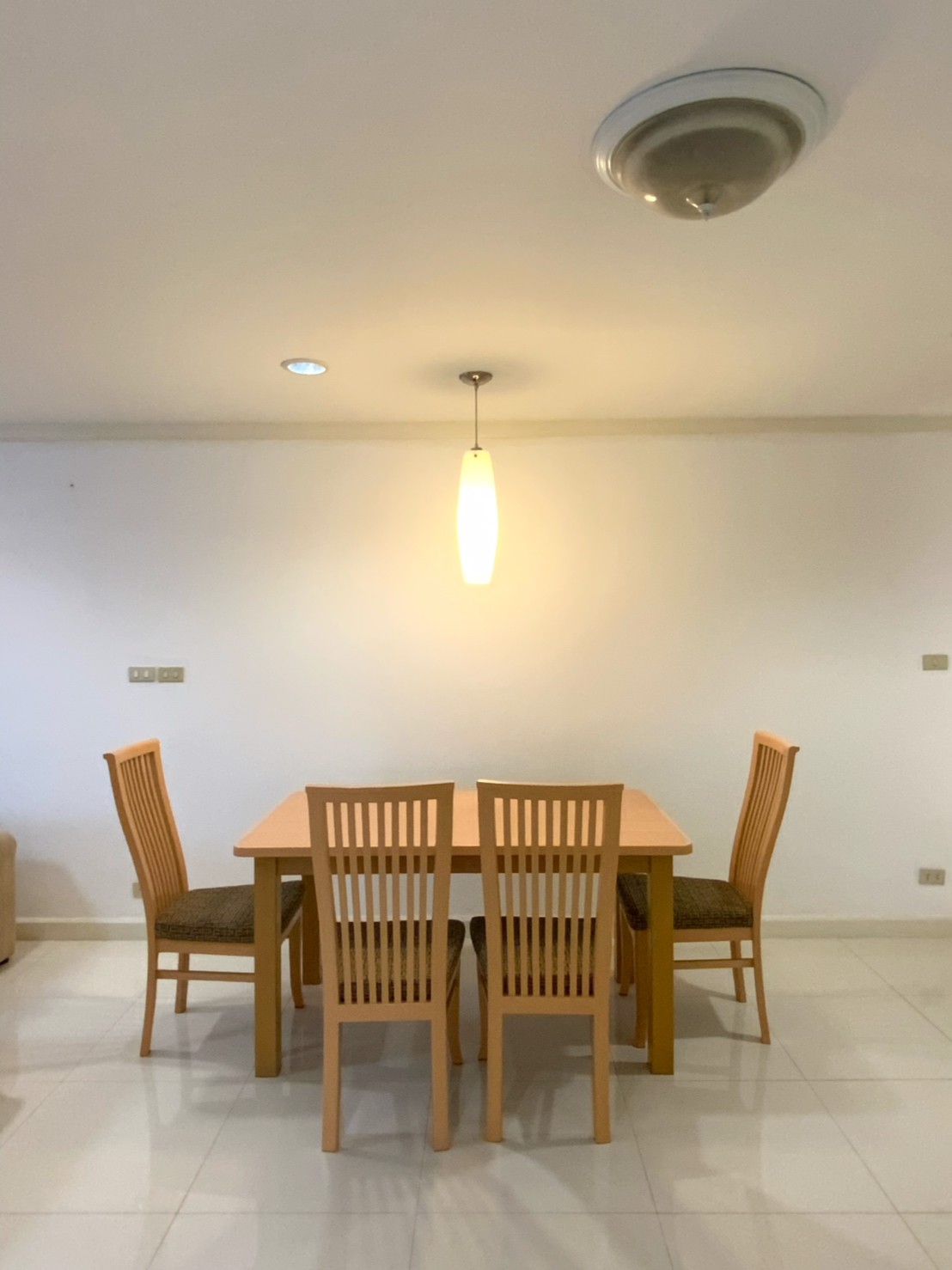 Supalai place, Sukhumvit 39 for sale and rent