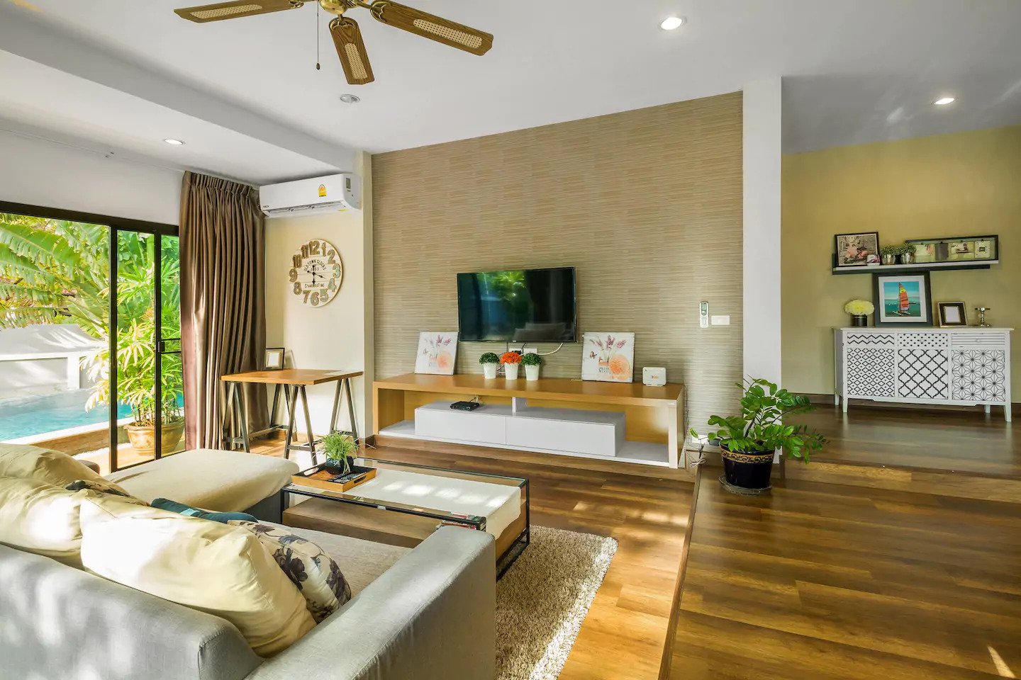 4 Bedrooms, 3 Bathrooms Private Pool Villa : VB-001
