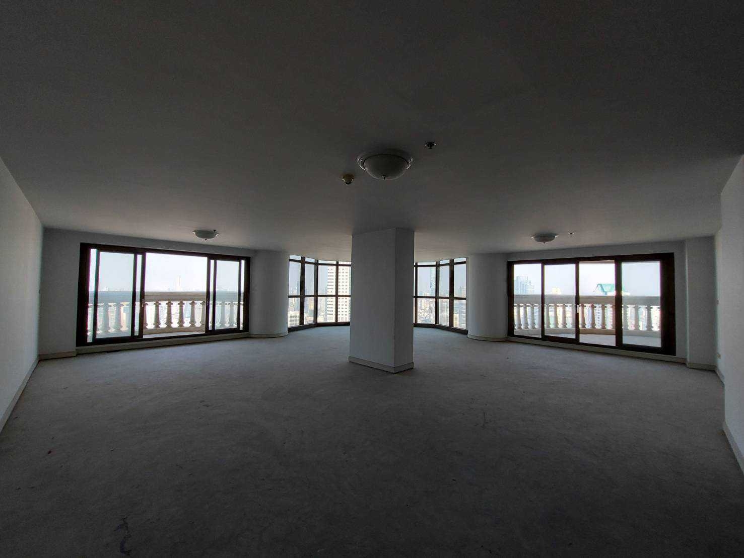LTH3013 – Commercial Building FOR RENT in Silom area size 1,500 Sq.M. Nearby BTS Sala Daeng station ONLY 550k/Month