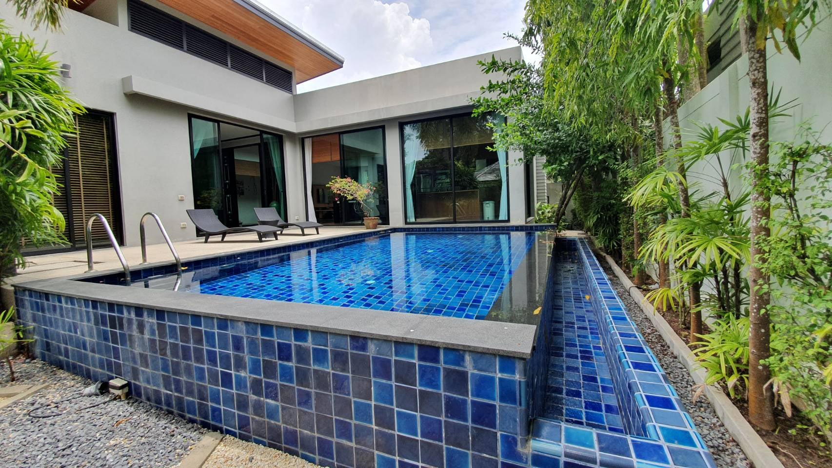 Modern Pool Villa Garden View (ID: NH-004)