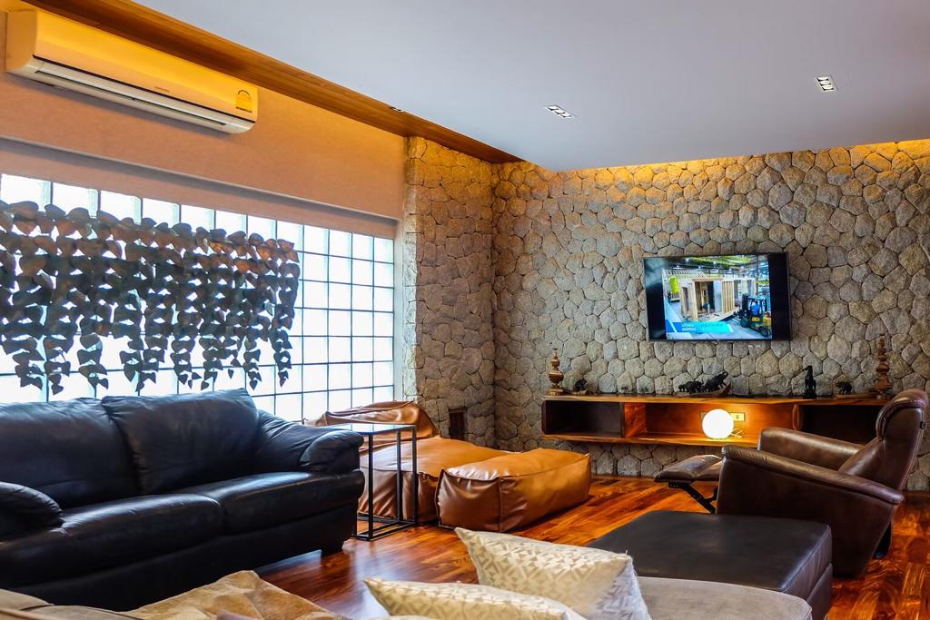 3 Bedrooms Pool Villa in Kamala (ID: KL-025)