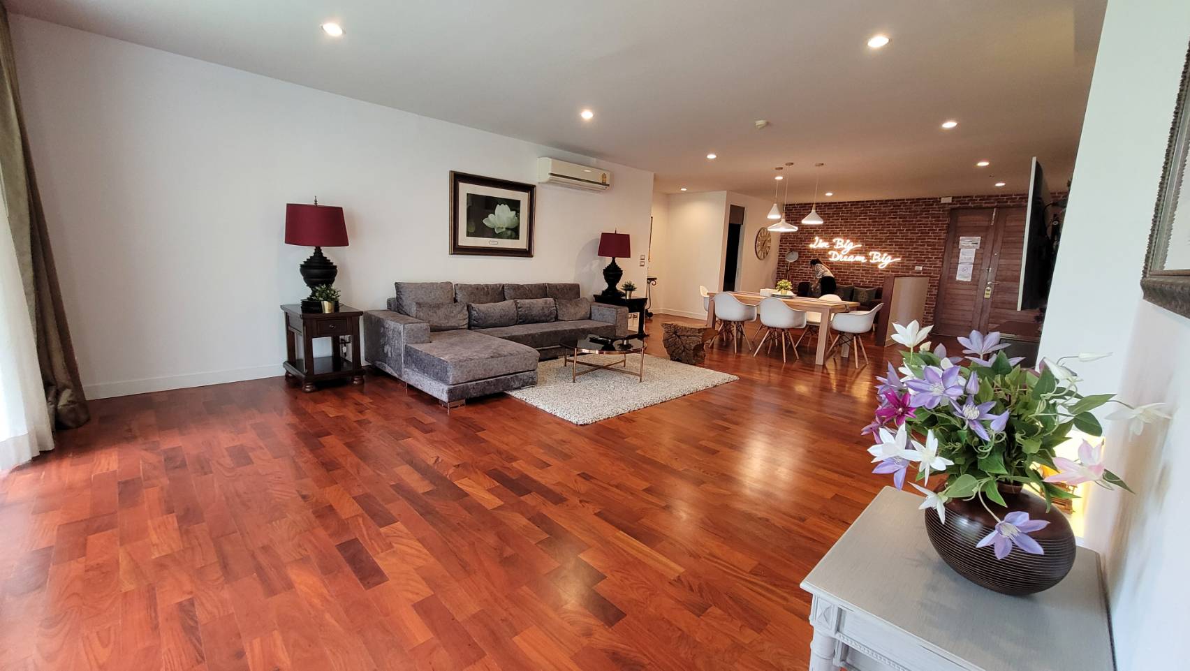 Modern Apartment in Soi Langsuan