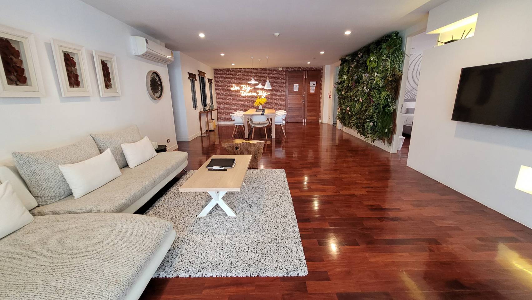 Modern Apartment in Soi Langsuan