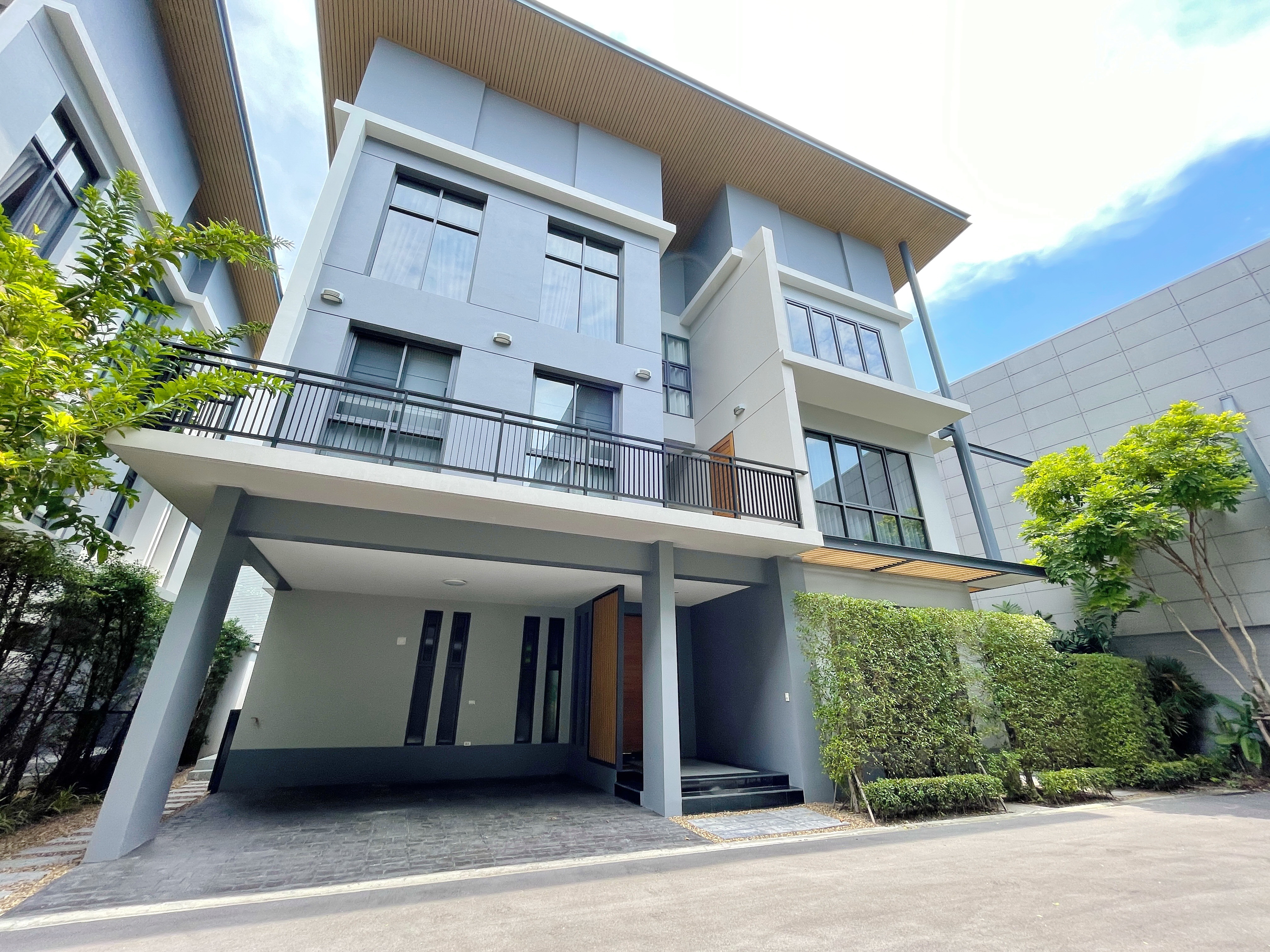 NewHouse in Secure Compound for Rent 3-Minutes to Bangkok Pattana School, Sukhumvit 105