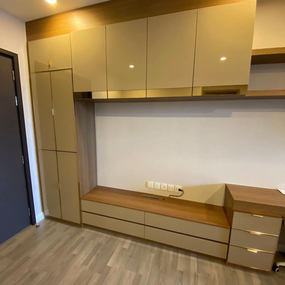 LTH3461 – The Room Rama 4 FOR SALE 1 bed 1 bath size 45 Sq.M. Nearby MRT Hua Lamphong station ONLY 7.5 MB