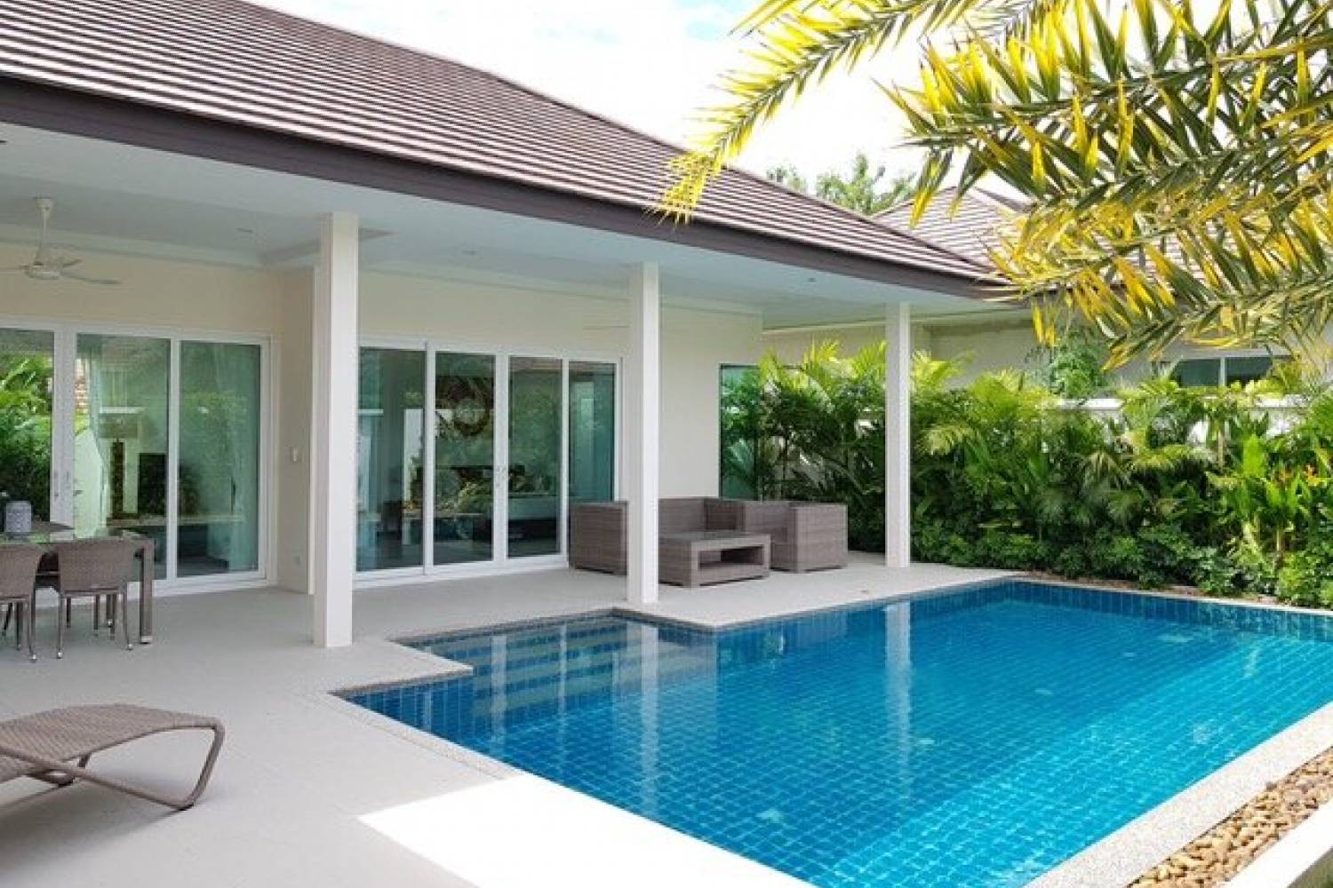 Quality Modern 3 Bed Pool Villa