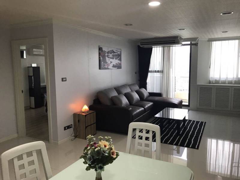 Supalai Place Sukhumvit 39