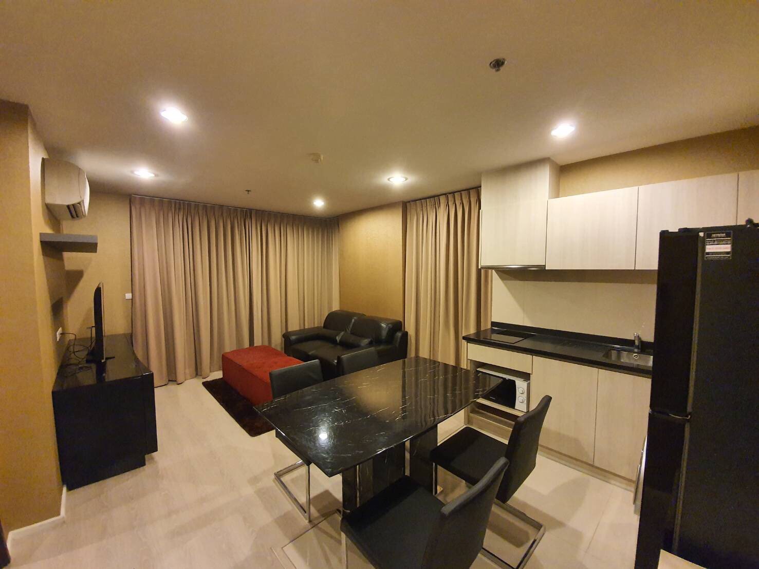 Rhythm Sathorn Narathiwas