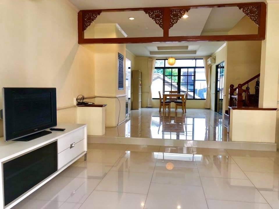 4 Storey Townhouse in Phrompong