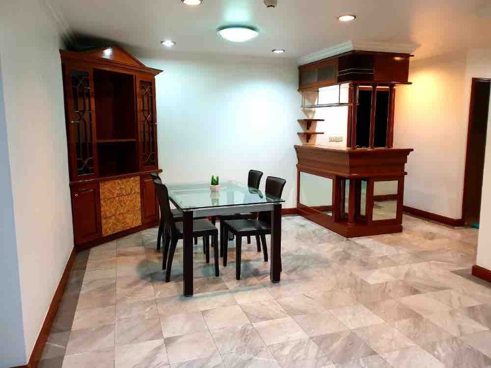 Acadamia Grand Tower Sukhumvit 43