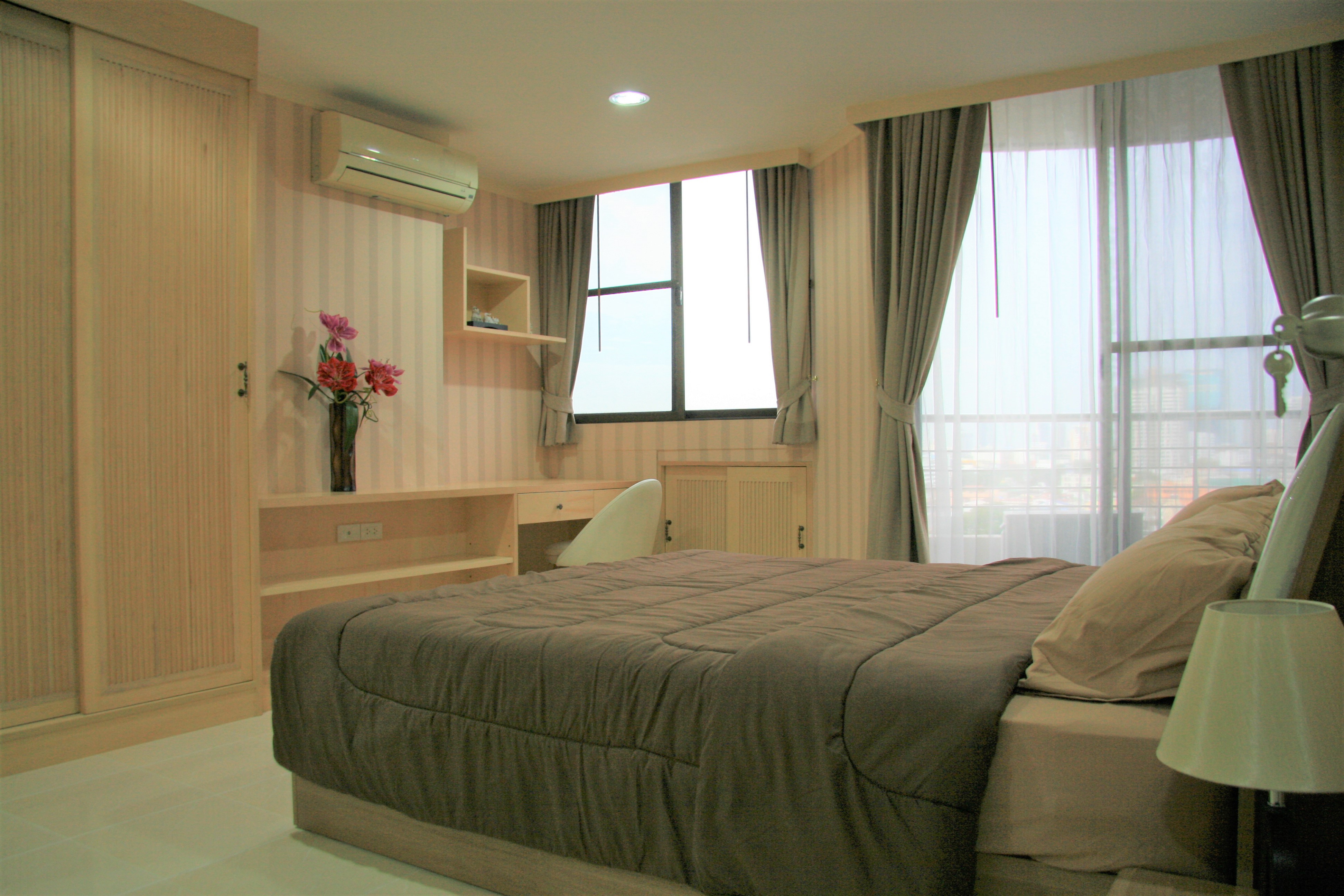 Supalai Place Sukhumvit 39