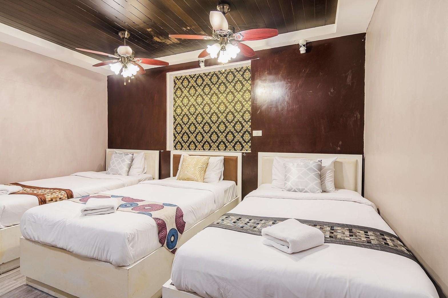 LTH3795 – Hotel FOR SALE in Phrom Phong 21 rooms size 48 Sq.W. Nearby BTS Phrom Phong station ONLY 99.2 MB