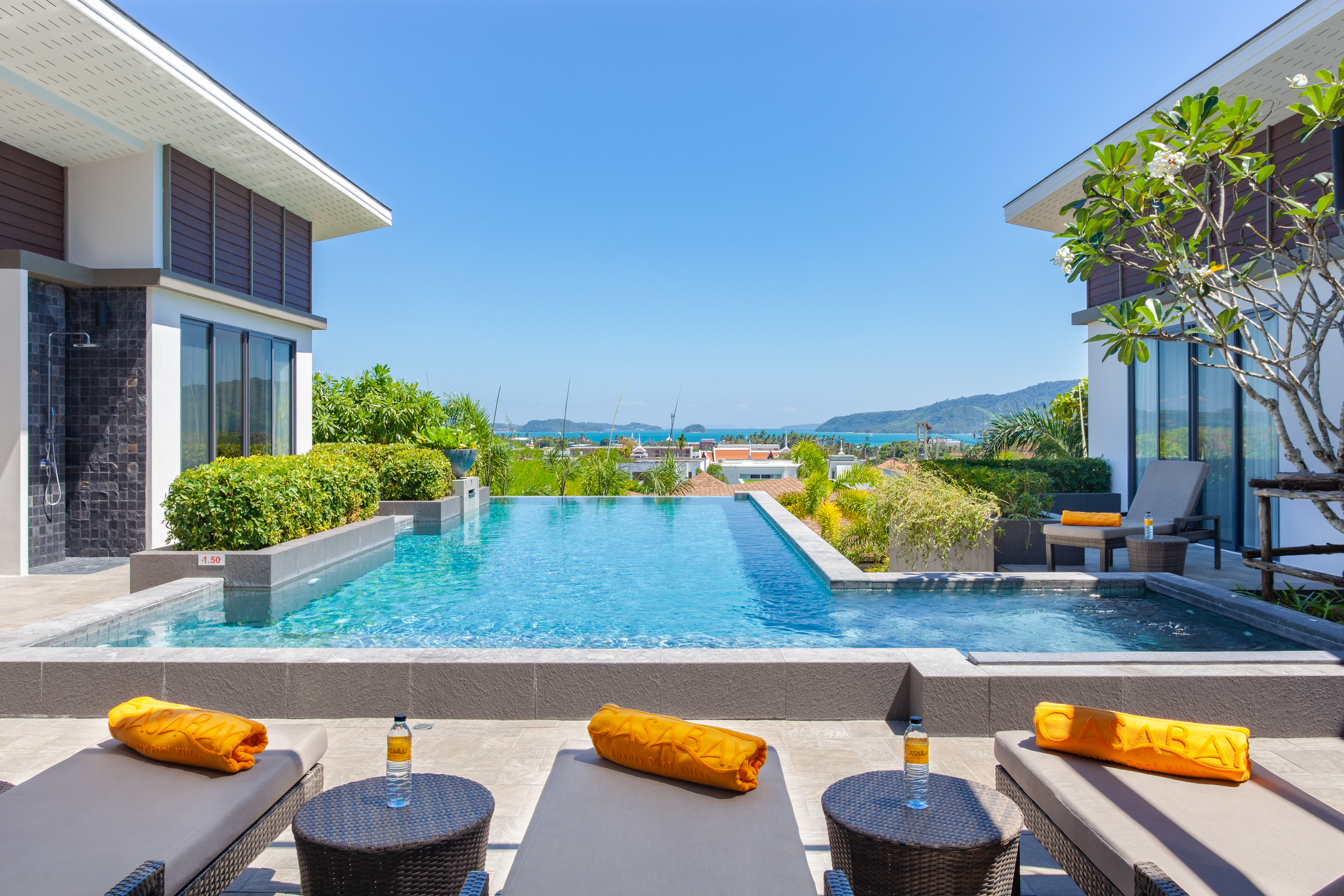 Modern 6 bedroom villa for rent