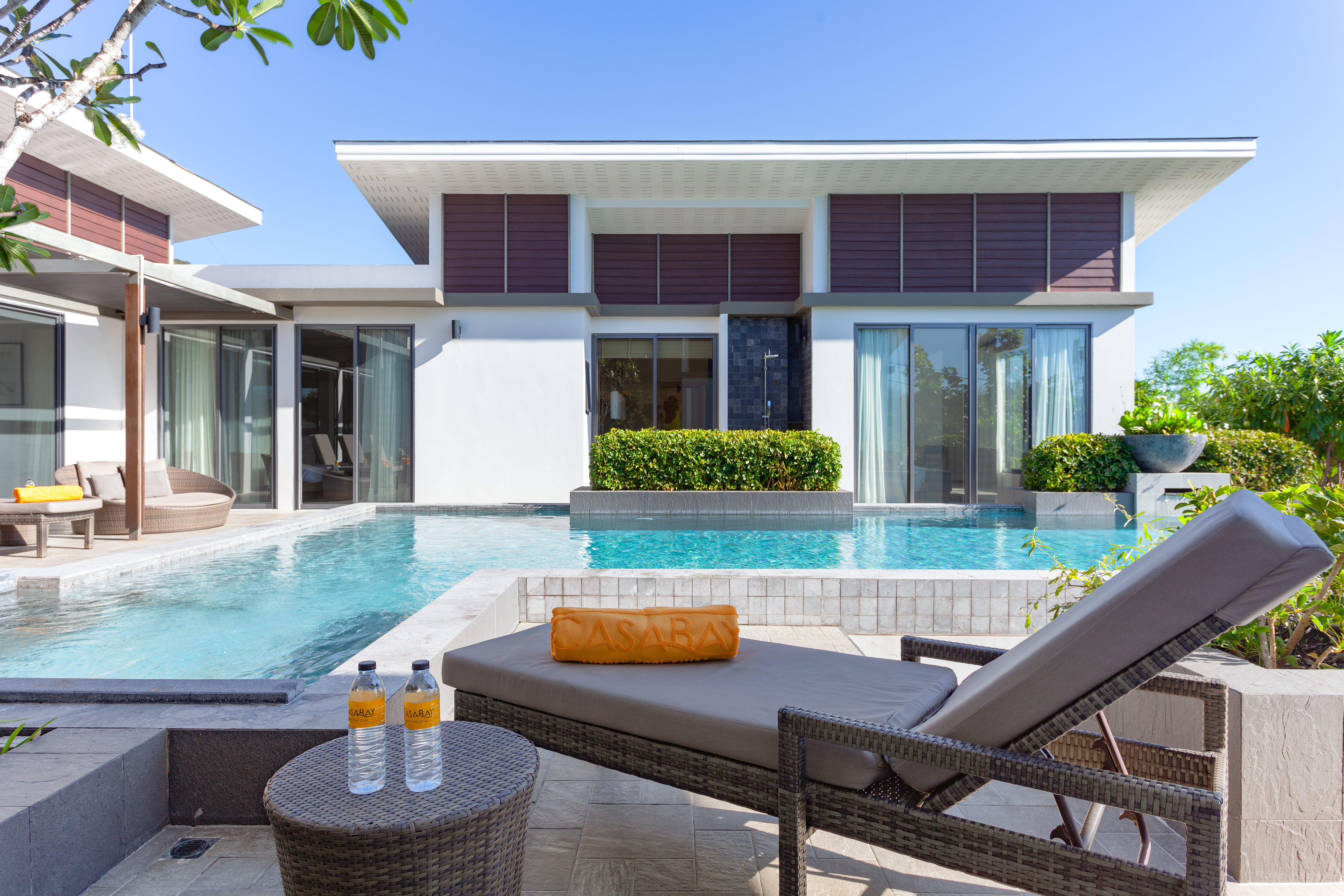 Modern 6 bedroom villa for rent
