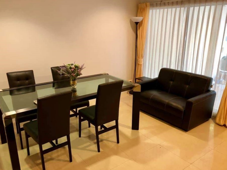 Townhouse in Compound Thonglor