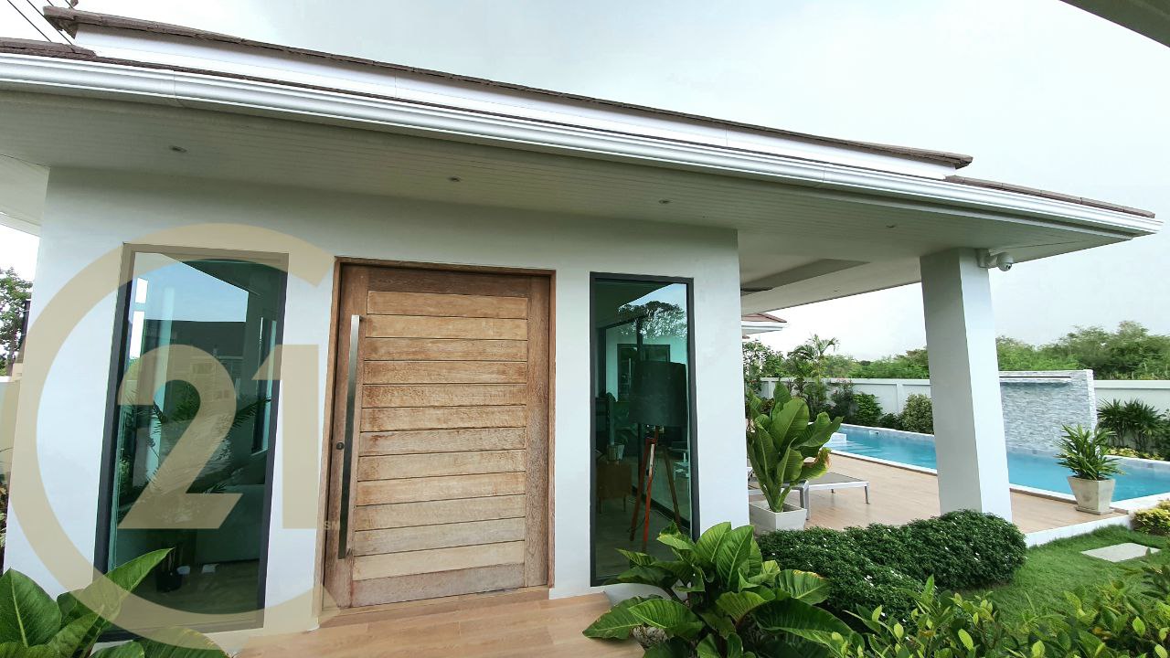 Pool villa