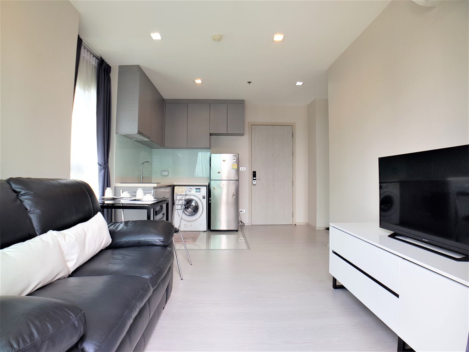 1 BR for rent at Rhythm Sukhumvit 36-38 close to BTS Thong lo