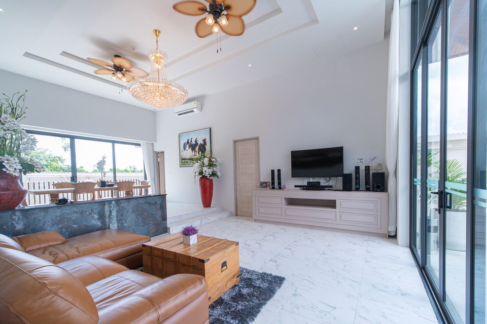 Modern Pool Villa in Pasak