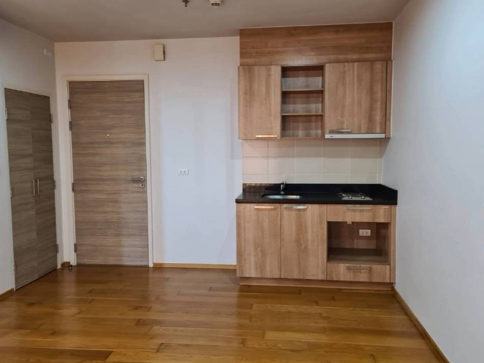 A10210713 For Sale 1 bedroom at Hive Taksin near BTS Wongwianyai