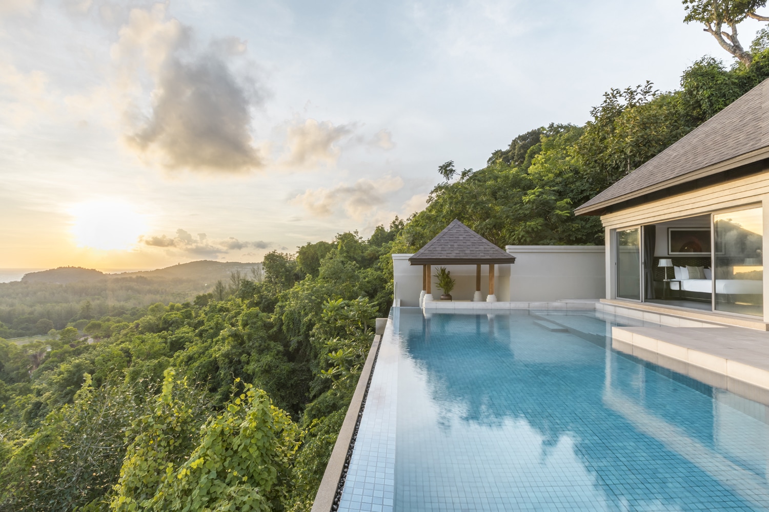 Luxurious 3 Bedrooms Pool Villa For rent in Layan LY-060