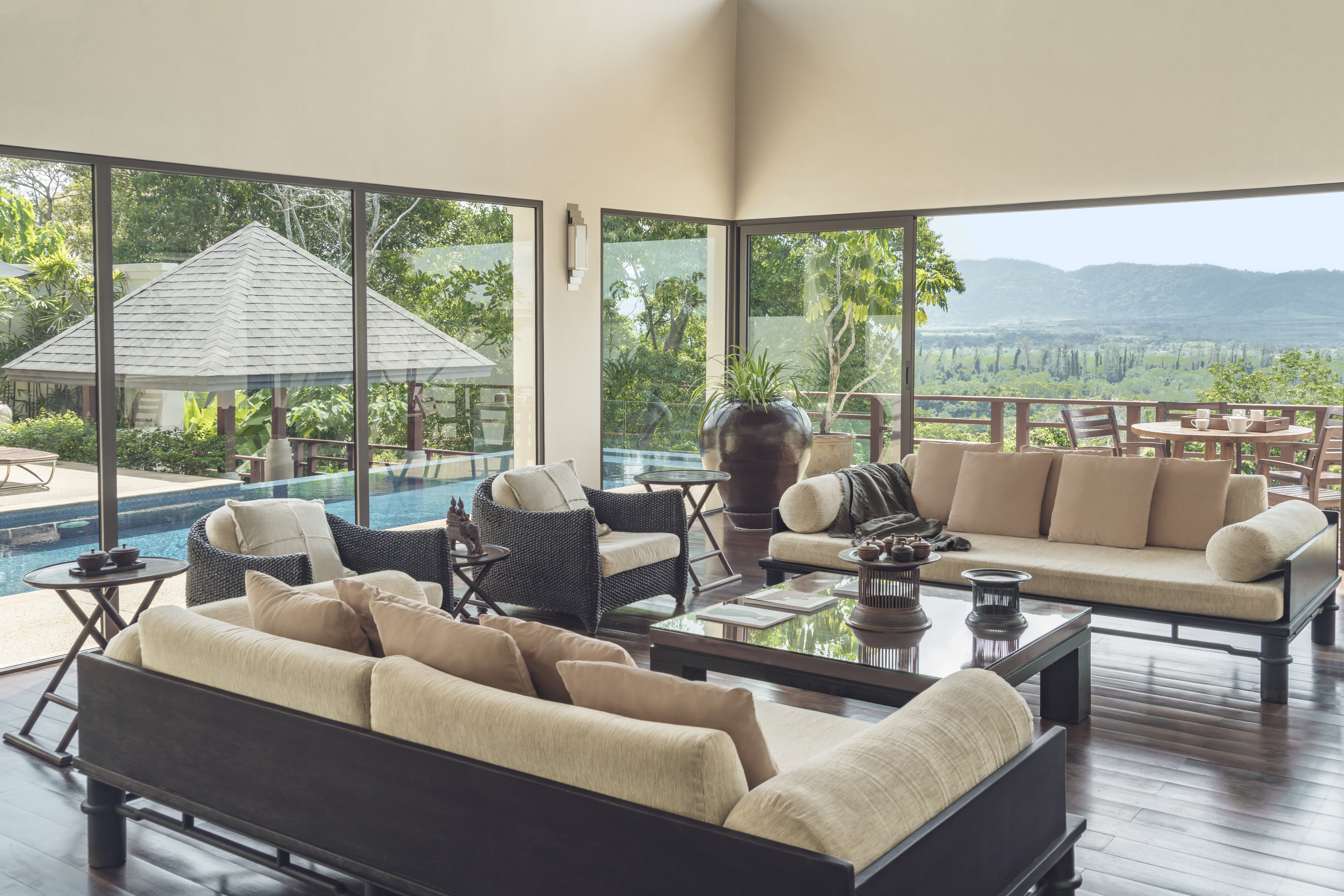 Luxurious 3 Bedrooms Pool Villa For rent in Layan LY-060