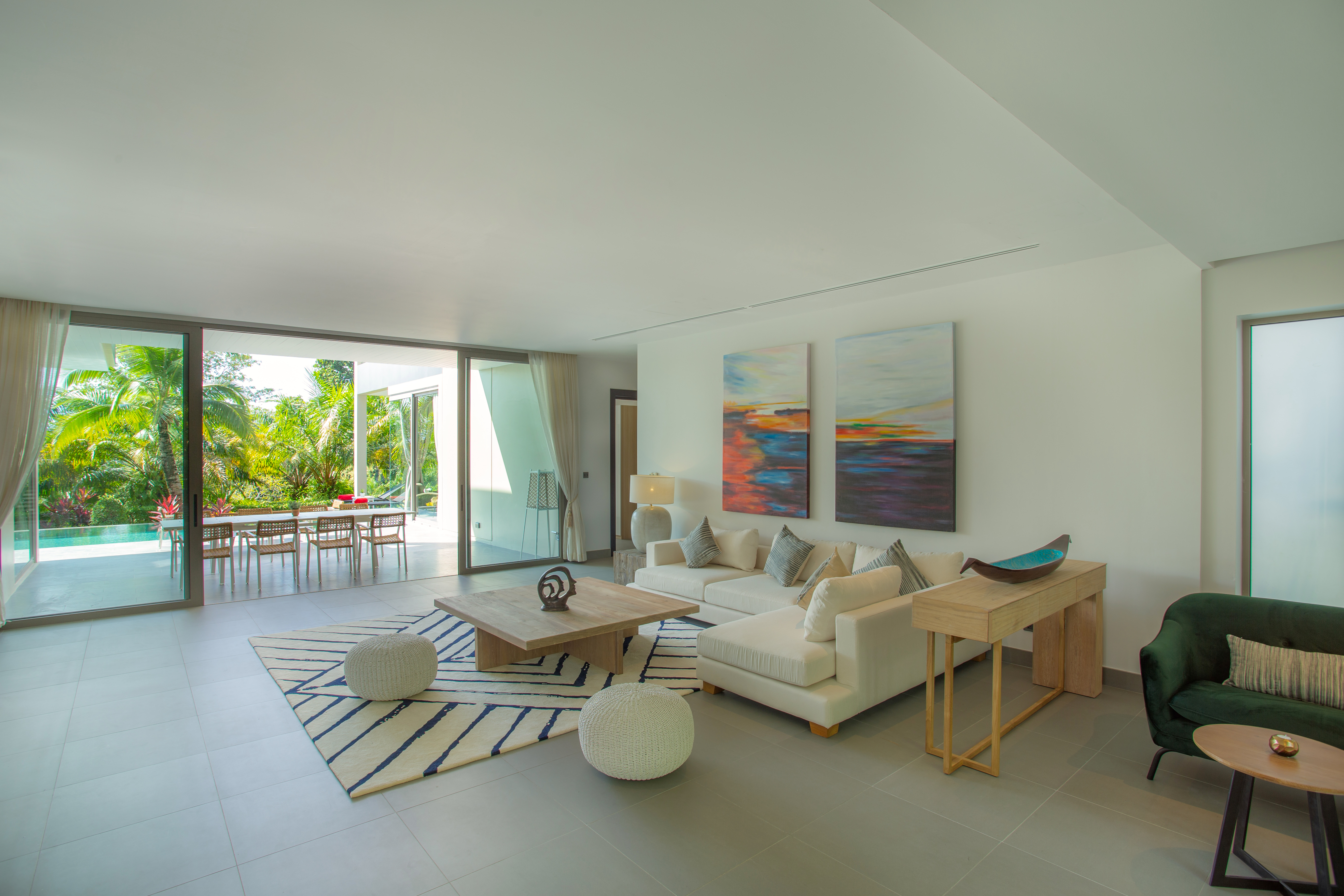 Luxurious 4 Bedrooms Pool Villa For rent in Layan LY-061