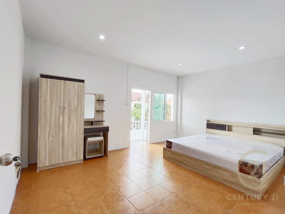2 Bedroom Townhouse Sale or Rent Saraphi Chiang Mai