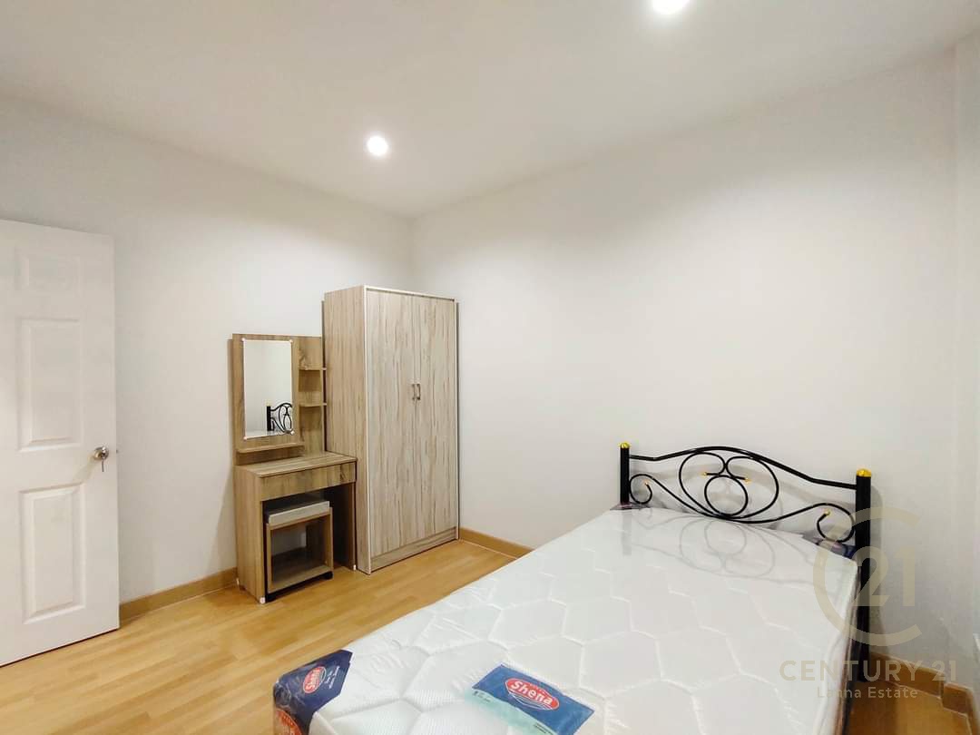 2 Bedroom Townhouse Sale or Rent Saraphi Chiang Mai