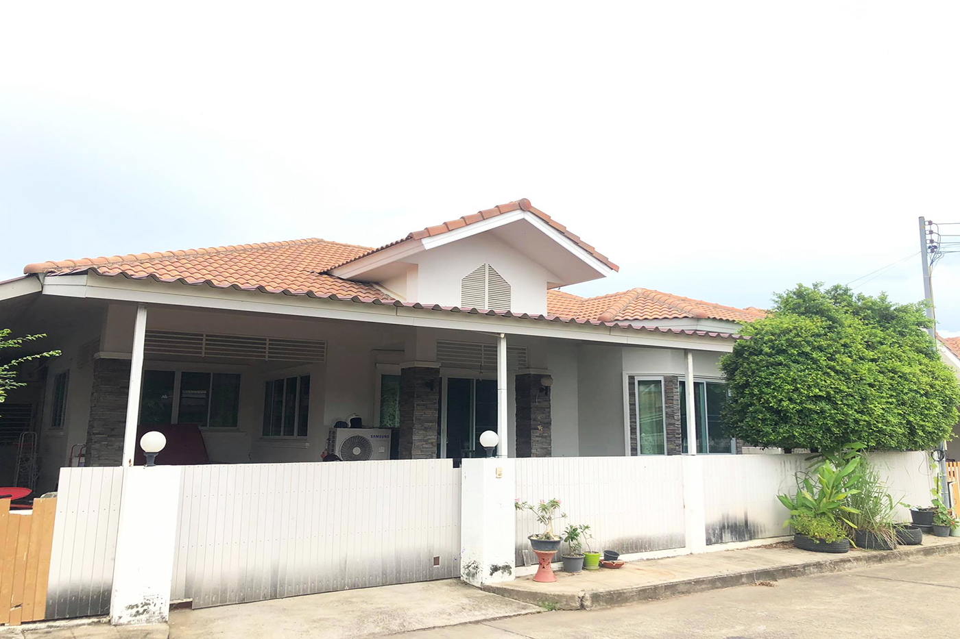 Single House for sale in gated community Roongruang Quality House 2 at San Sai