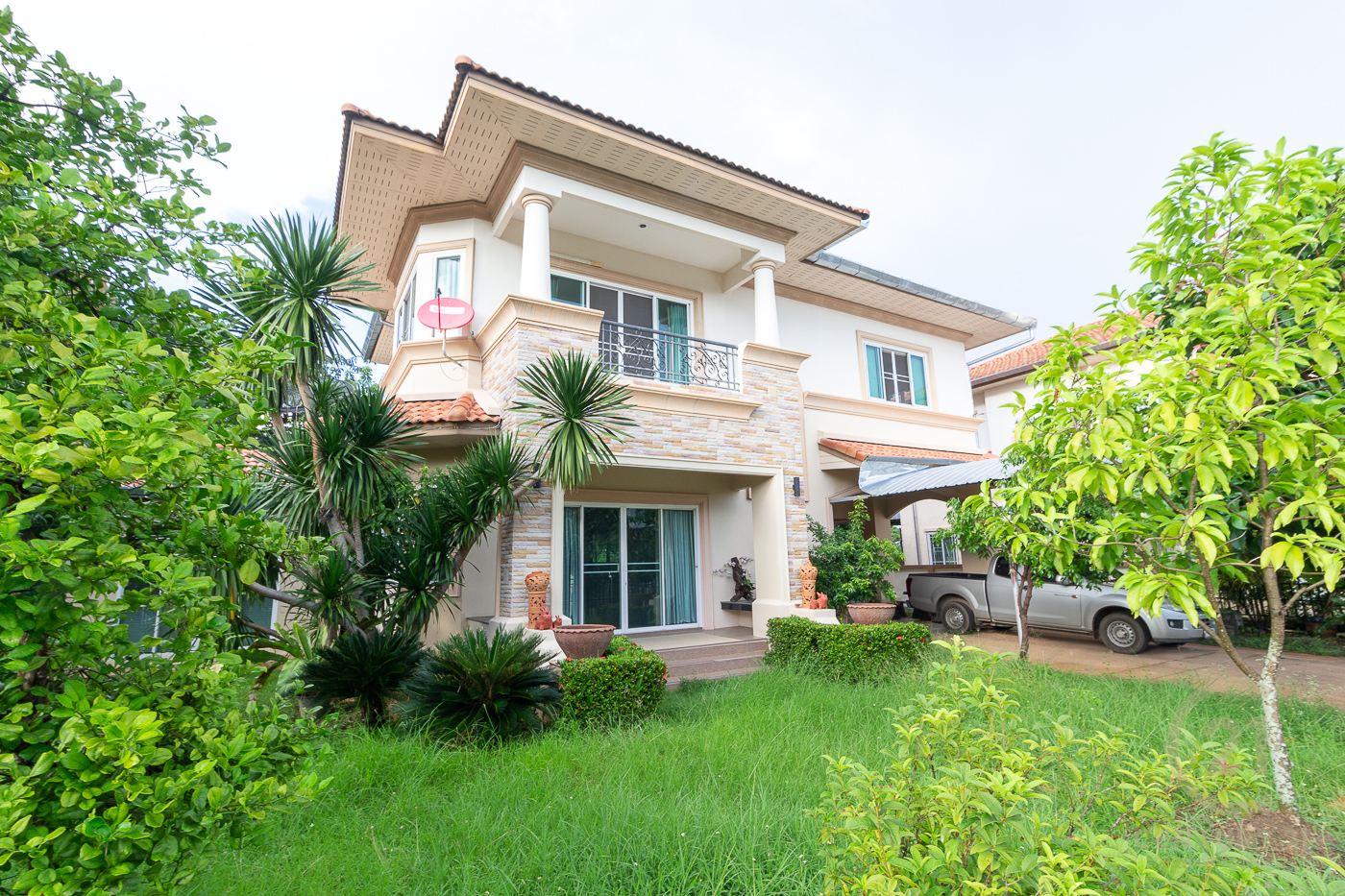 Single House for sale in gated community The Oriental (Regent) project Saraphi Chiang Mai