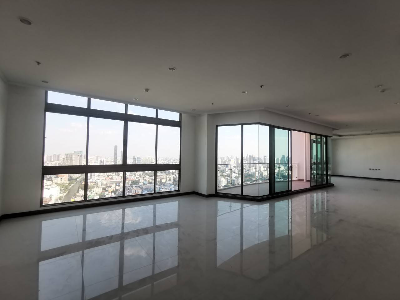 Stunning Penthouse in the Heart of Sukhumvit - Supalai Oriental