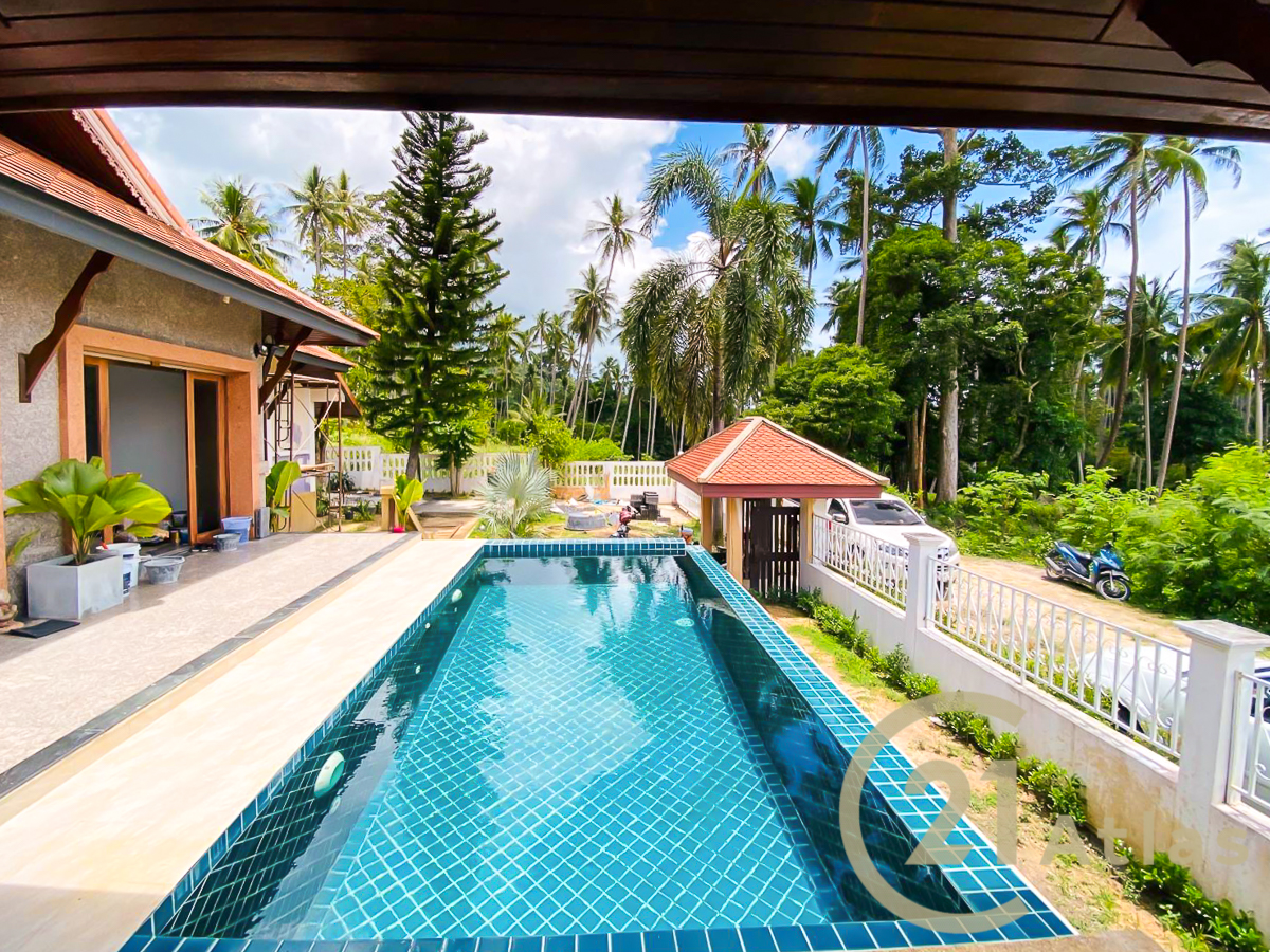 3 bedrooms pool Thai style house
