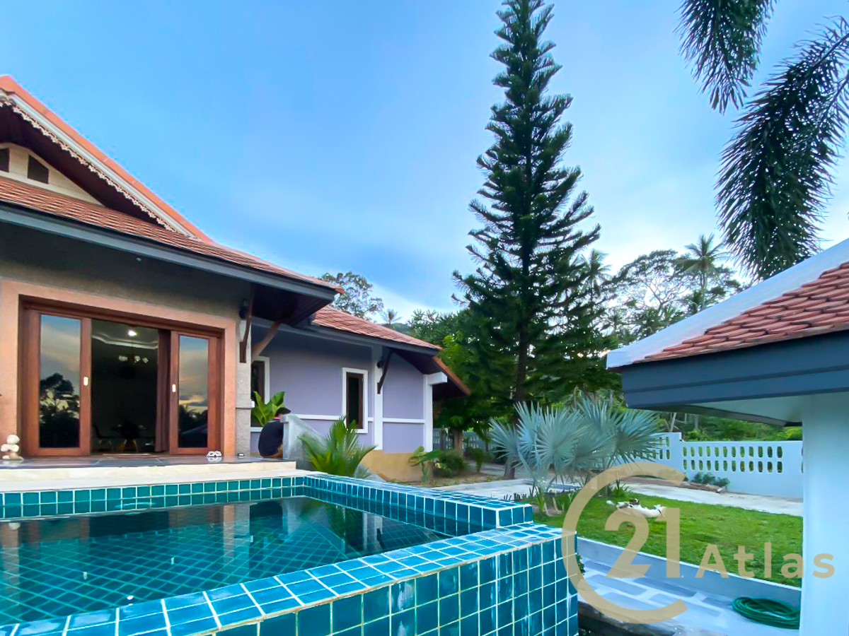 3 bedrooms pool Thai style house