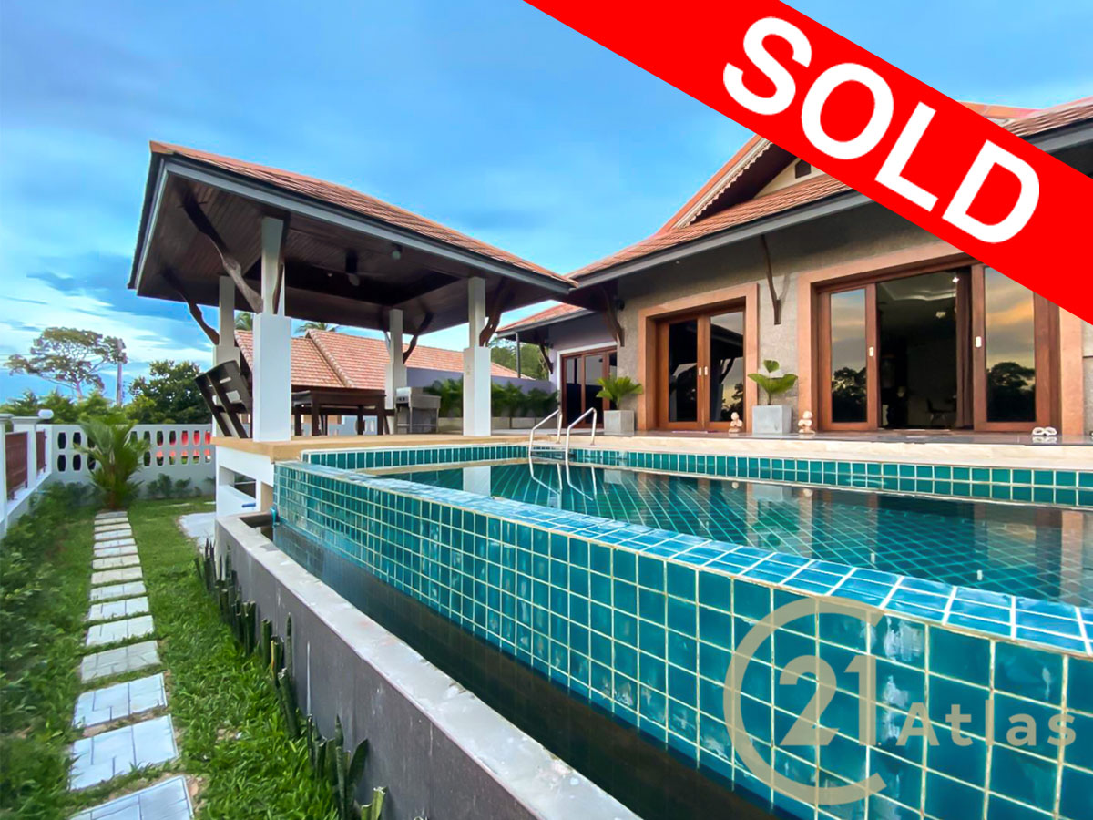3 bedrooms pool Thai style house