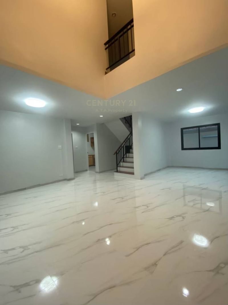 2 storey detached house, newly renovated near Amata City-Chonburi