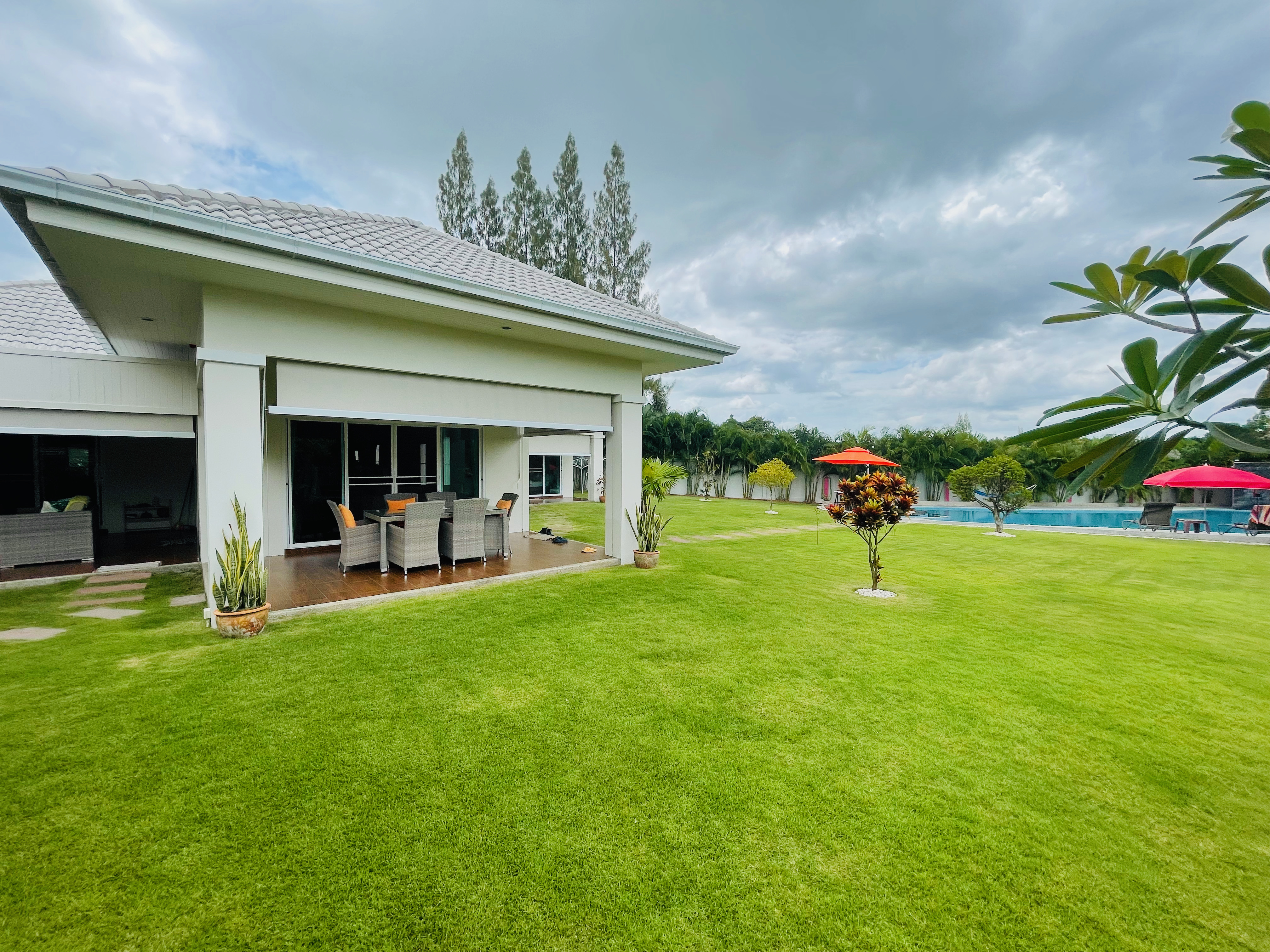 Gorgeous Pool Villa @ 10 min from Hua Hin center