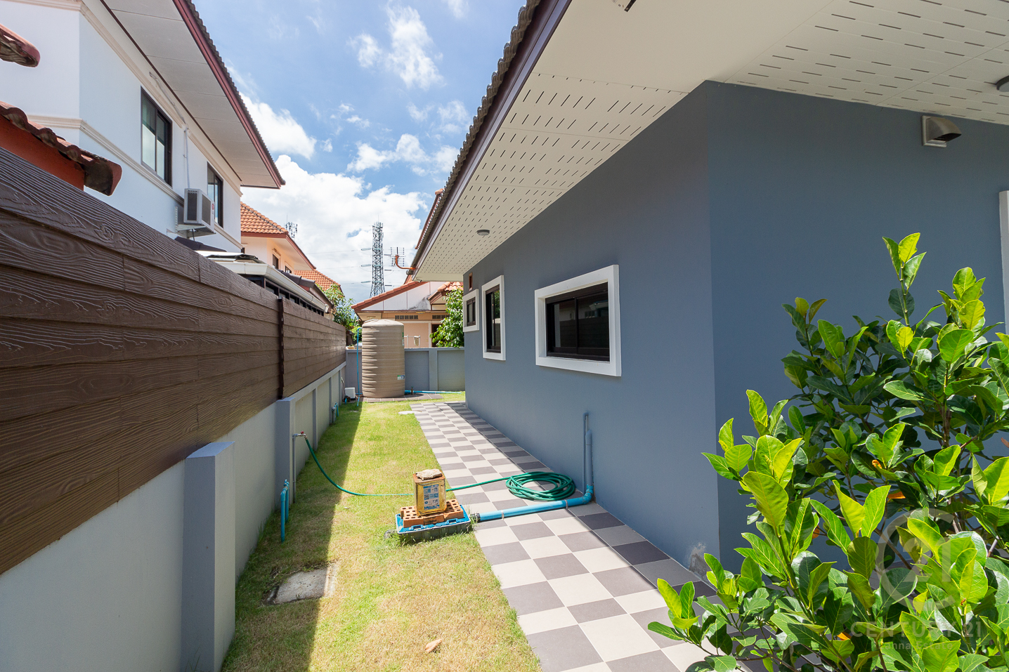 Brand new good quality House for SALE in opened gated community