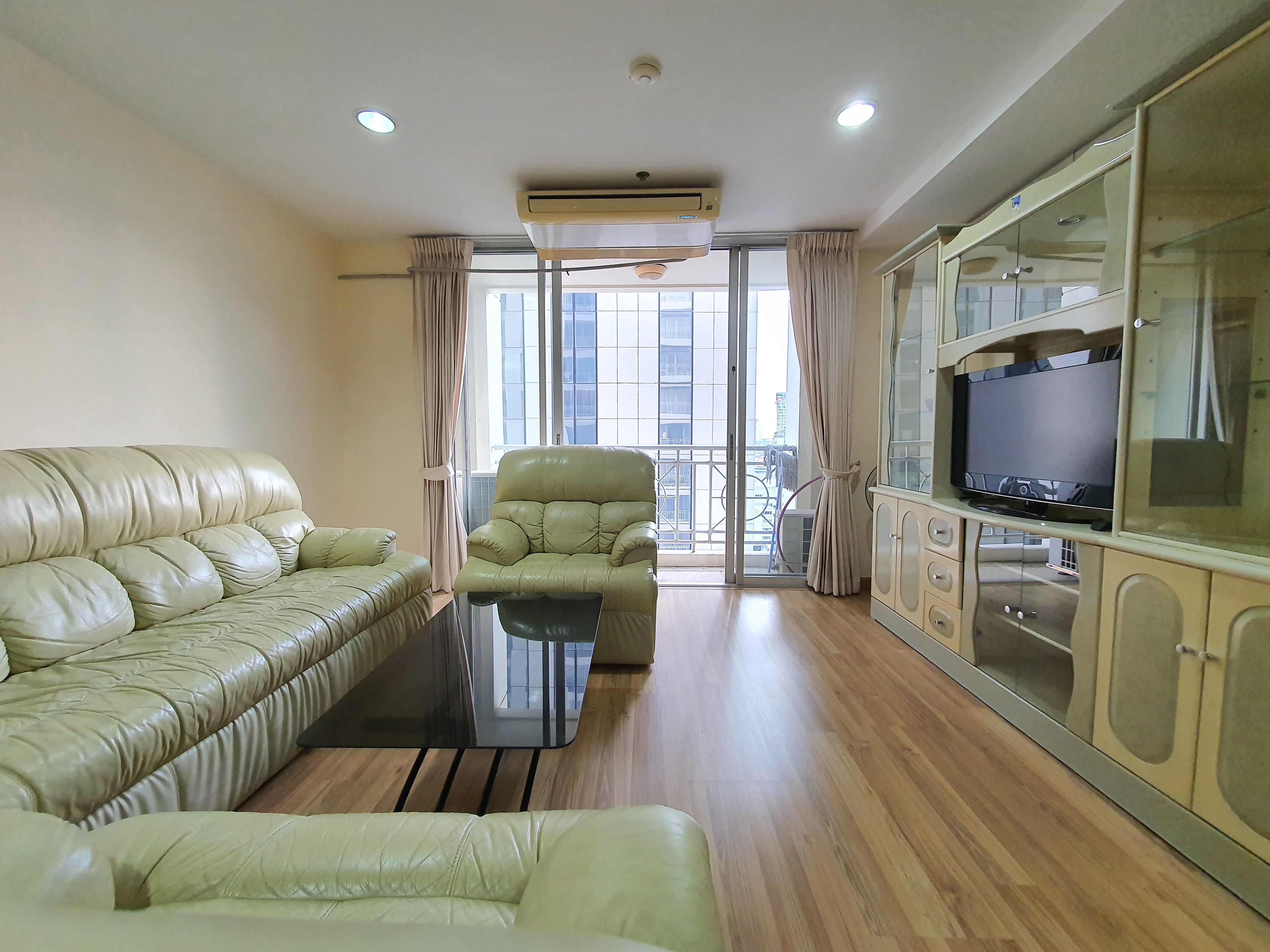 Asoke Place Condo 2 Bedroom Unit For Rent (Walking Distance to Terminal 21)