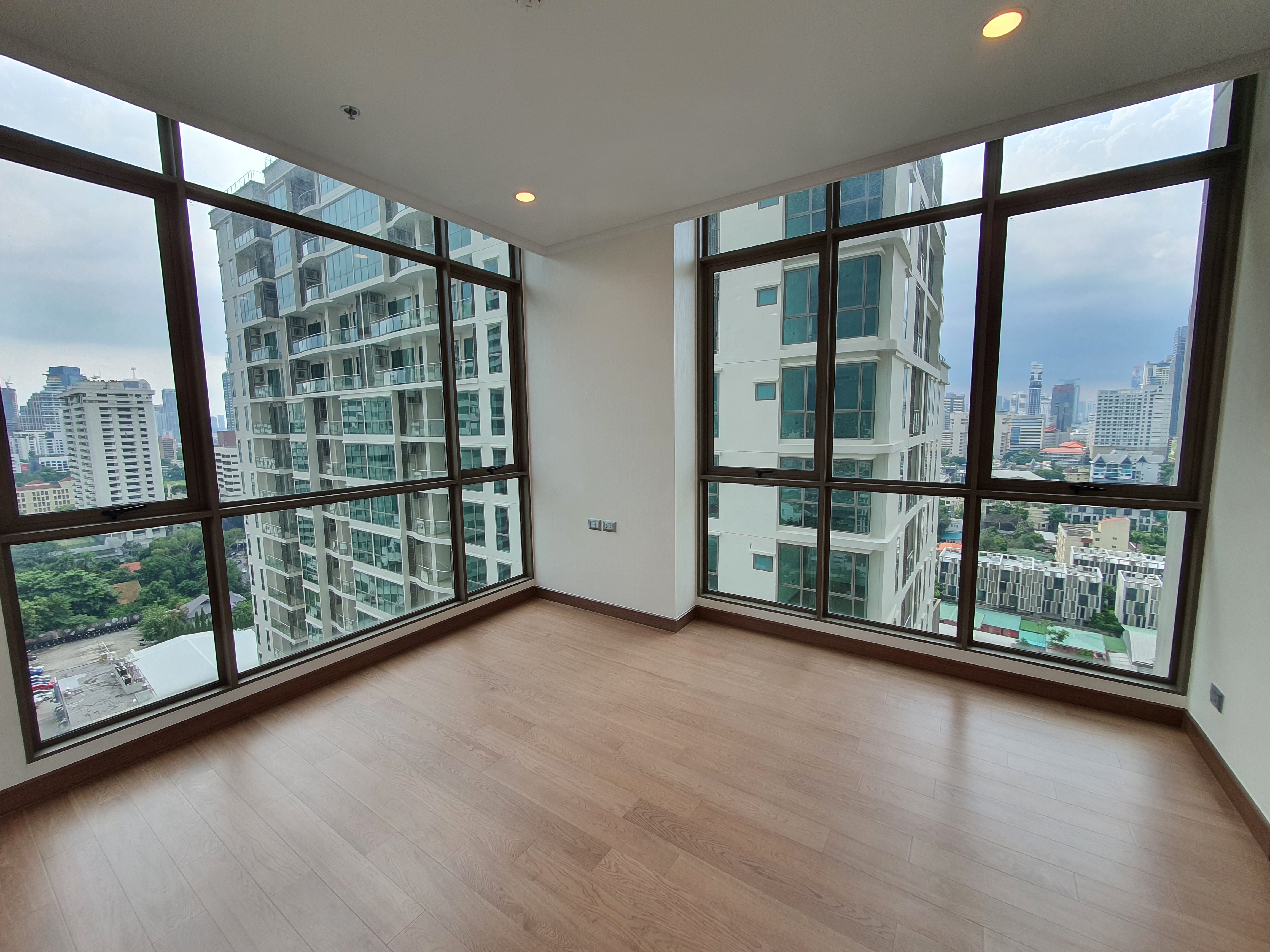 Supalai Oriental Sukhumvit 39 2 Bedroom Unit For Rent
