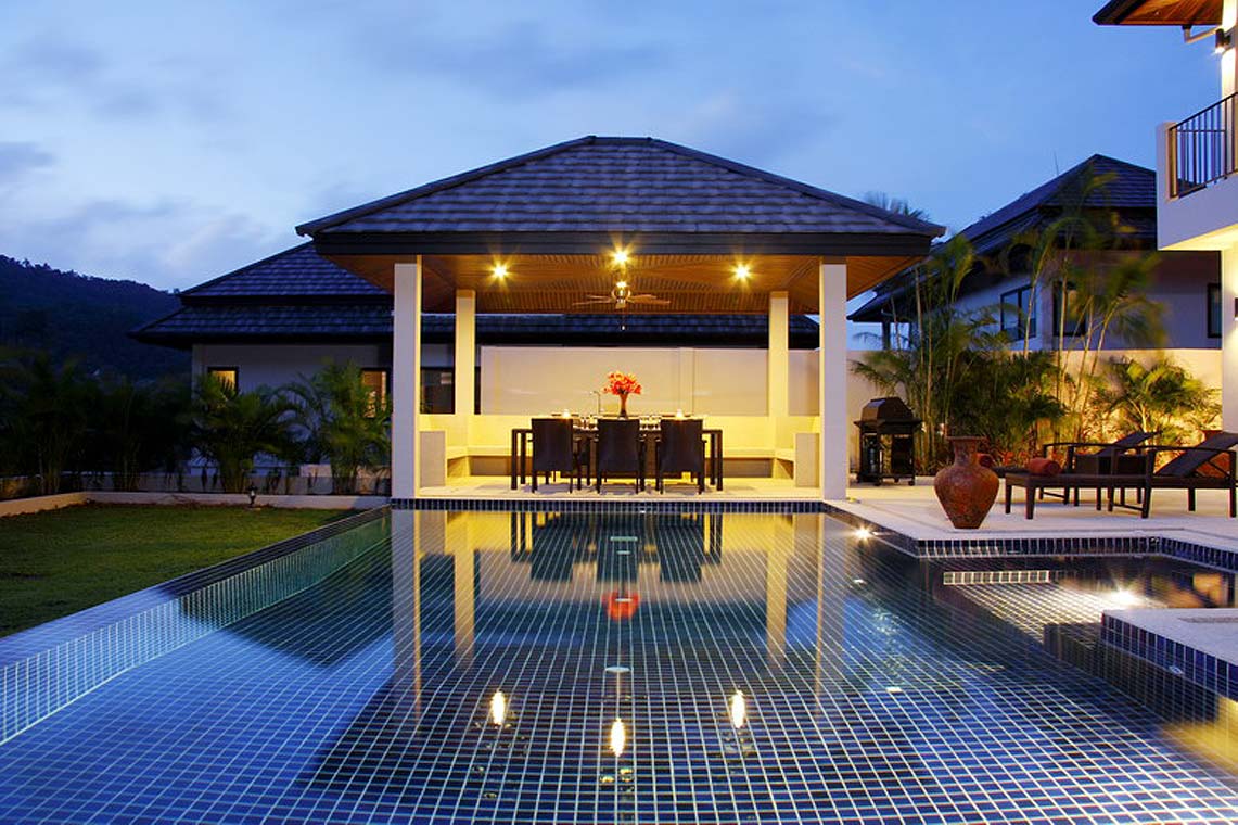 8 bedrooms Pool Villa for rent in Rawai