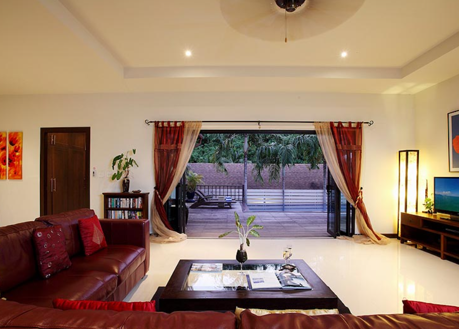 6 Bedrooms Private pool villa for rent in Rawai