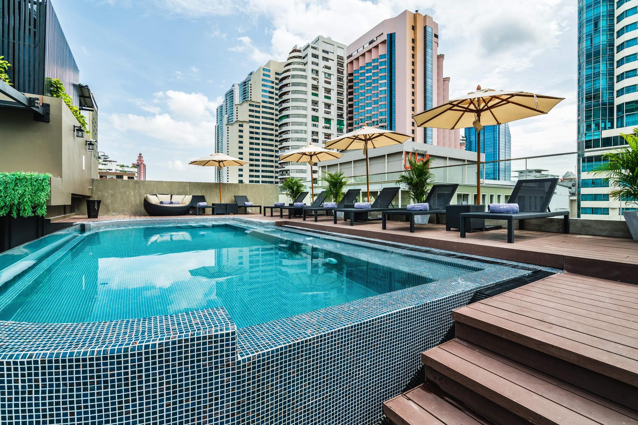 New Luxury Service Apartment-utility inclusive price