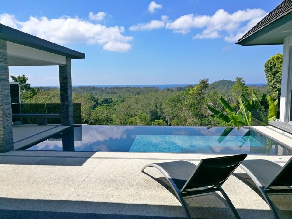 3 Bedrooms Pool Villa Overlooking Layan