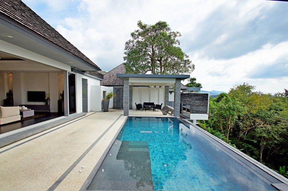 3 Bedrooms Pool Villa Overlooking Layan