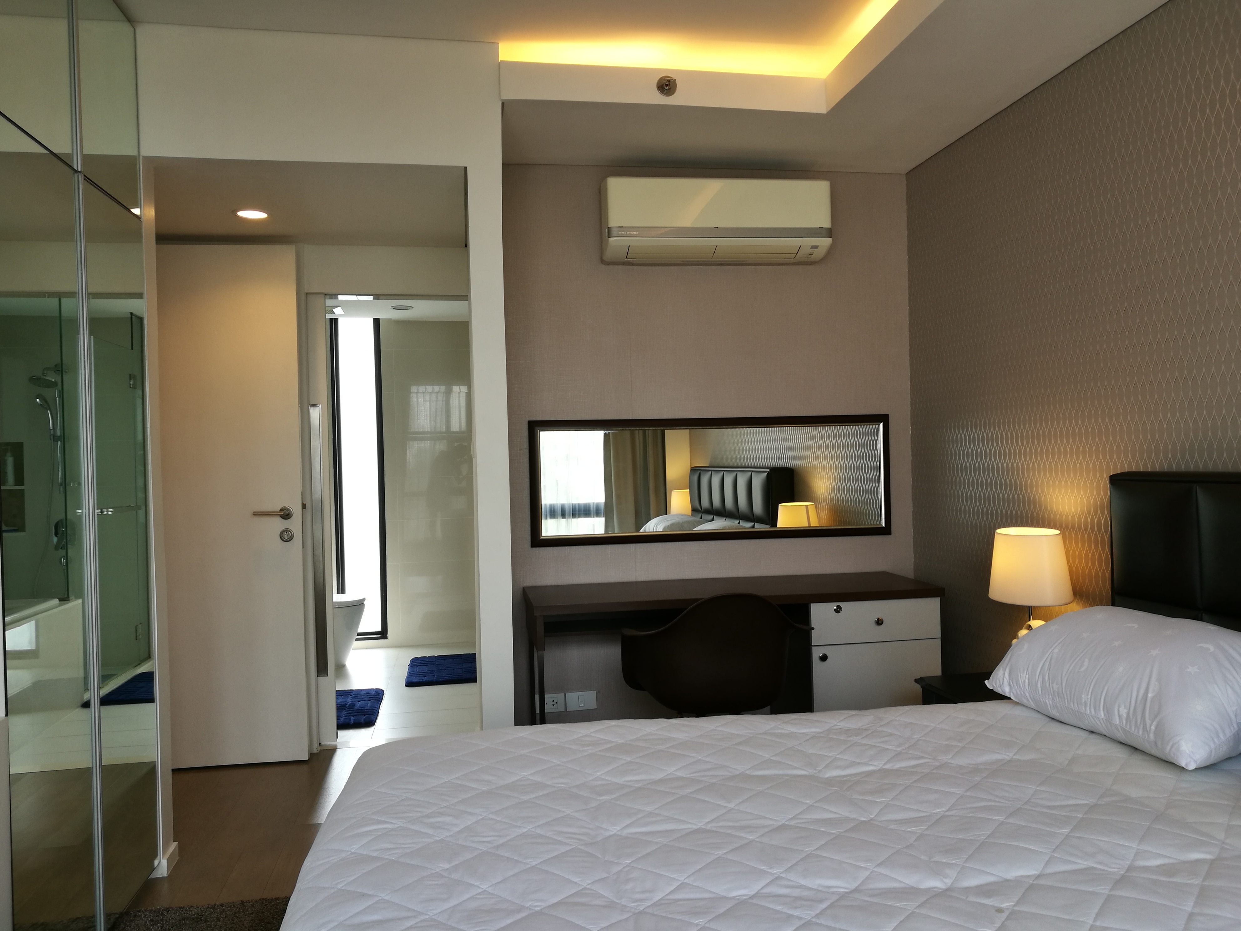 Mode Sukhumvit 61 2 Bedroom Unit For Rent (Located Between Thong Lor And Ekamai BTS)